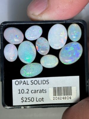 Opal Solid - 10.2 carat lot