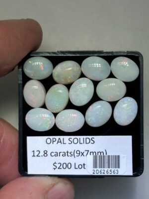 Opal Solid - 12.8 carat lot